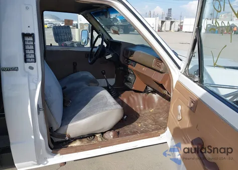 1986 Toyota Pickup Cab Chassis Rn75 Dlx из США, поврежденный, VIN JT5RN75U7G0003447